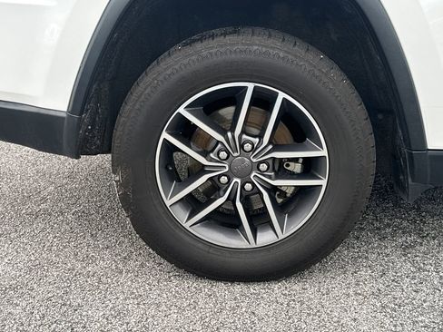 Used 2019 Jeep Grand Cherokee Limited w/ Luxury Group II RWD image 18