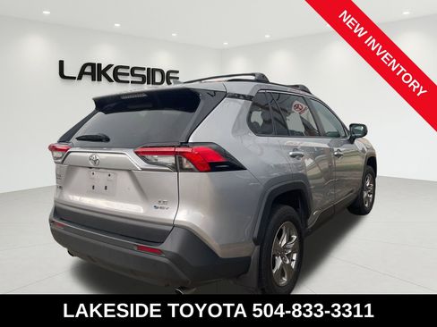 Used 2025 Toyota RAV4 LE AWD/4WD image 4