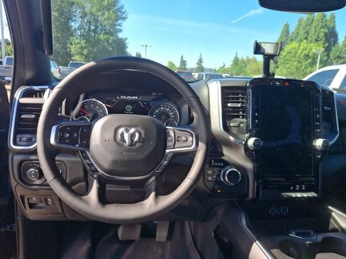 Used 2025 RAM 1500 Big Horn AWD/4WD image 13
