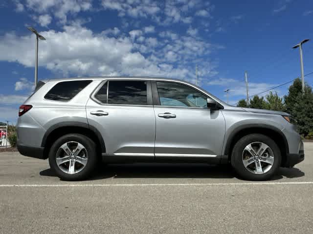 Used 2024 Honda Pilot EX-L image 3