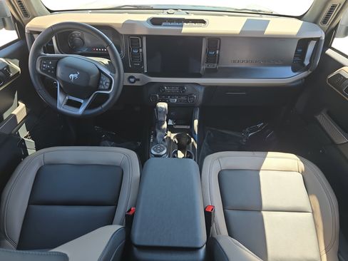 Used 2023 Ford Bronco Wildtrak AWD/4WD image 9