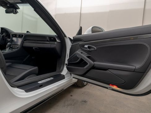Used 2019 Porsche 911 Turbo S image 27