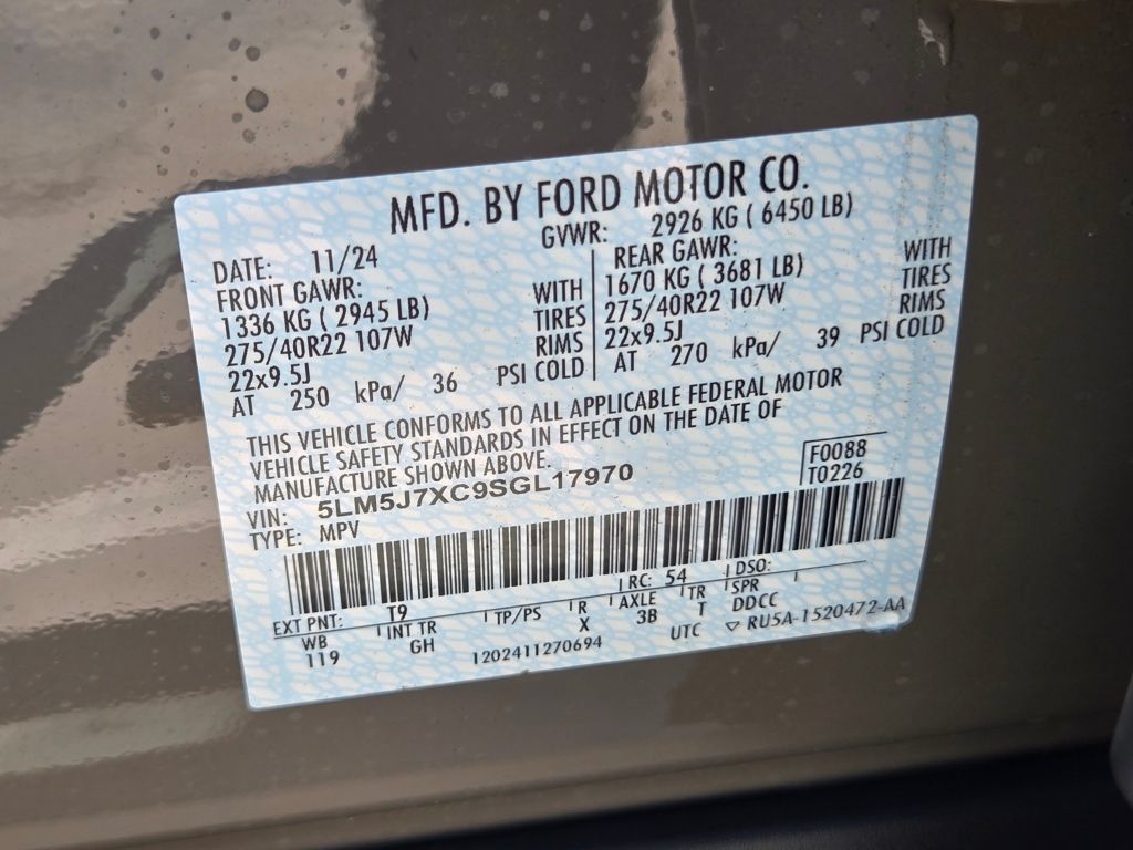 Used 2025 Lincoln Aviator Reserve w/ Equipment Group 201A AWD/4WD image 38