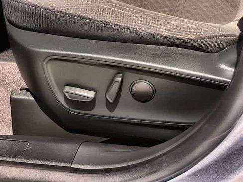 Used 2022 Ford Escape SE w/ Convenience Package FWD image 31