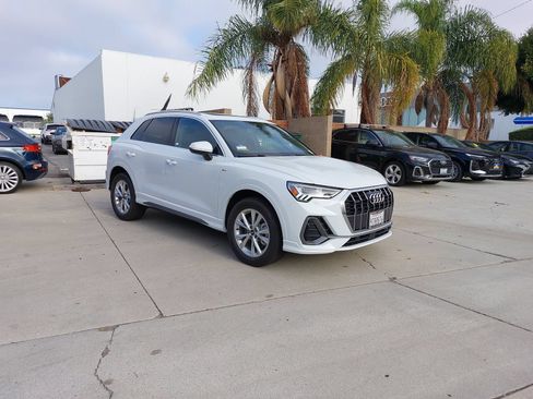 Certified 2025 Audi Q3 2.0T Premium w/ Convenience Package AWD/4WD image 3