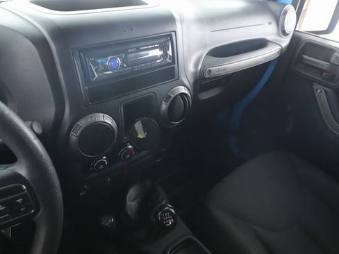 Used 2018 Jeep Wrangler Sport image 21