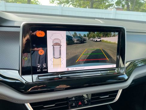 New 2025 Volkswagen Atlas Peak Edition SE image 44