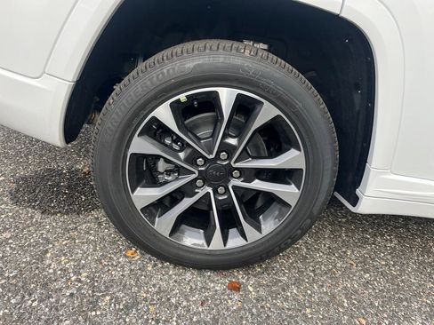 New 2025 Jeep Grand Cherokee L Overland w/ Luxury Tech Group IV image 30