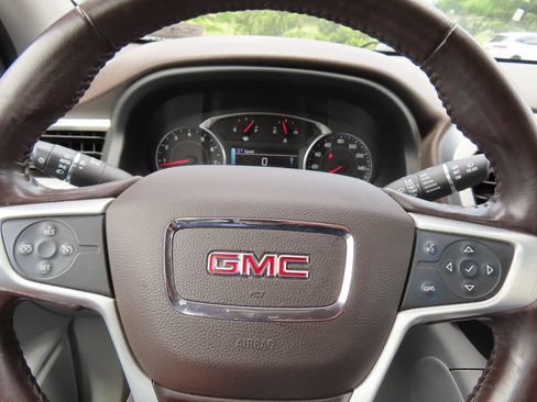 Used 2019 GMC Acadia SLT AWD/4WD image 18