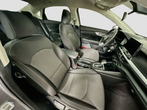 Used 2023 Kia Forte LXS FWD image 29