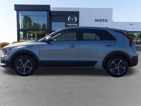 Used 2025 Kia Niro LX FWD image 6