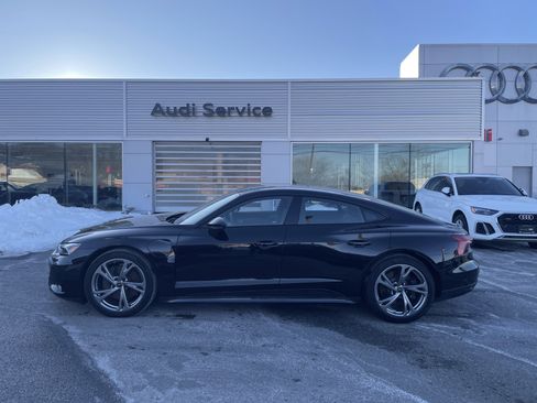 Used 2023 Audi e-tron GT Prestige w/ Prestige Package image 4