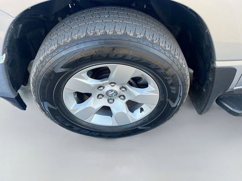 Used 2023 RAM 1500 Big Horn AWD/4WD image 30