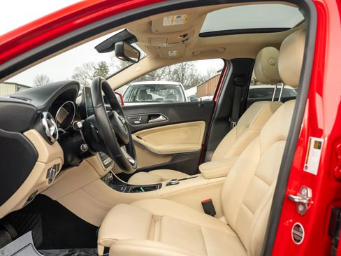 Used 2018 Mercedes-Benz GLA 250 4MATIC image 7