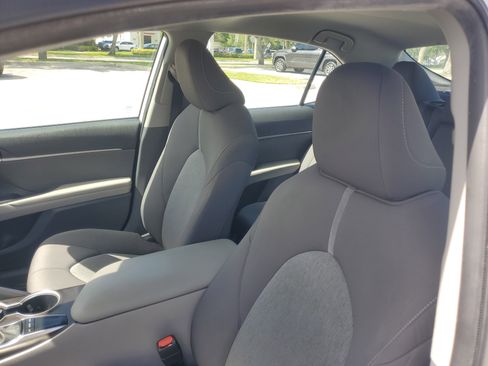 Used 2022 Toyota Camry LE FWD image 17