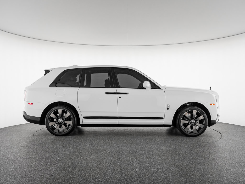Used 2019 Rolls-Royce Cullinan AWD/4WD image 3