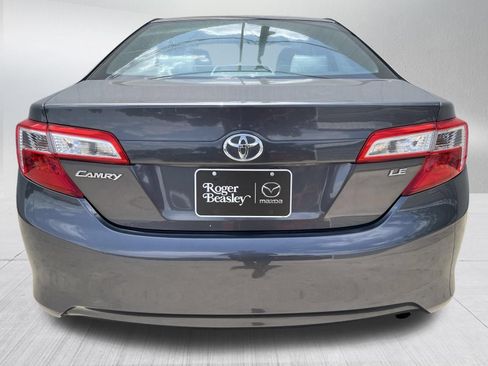 Used 2012 Toyota Camry LE FWD image 8