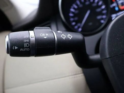 Used 2013 Land Rover Range Rover Evoque Pure AWD/4WD image 25