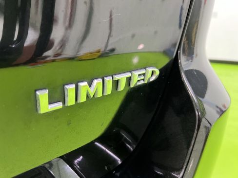 Used 2017 Jeep Grand Cherokee Limited w/ Luxury Group II RWD image 14