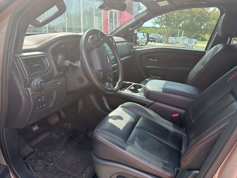 Used 2024 Nissan Titan PRO-4X w/ Pro-4x Convenience Package AWD/4WD image 6