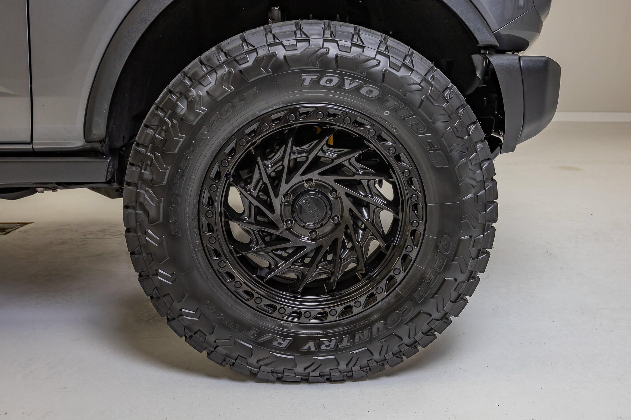Used 2025 Ford Bronco Badlands AWD/4WD image 12