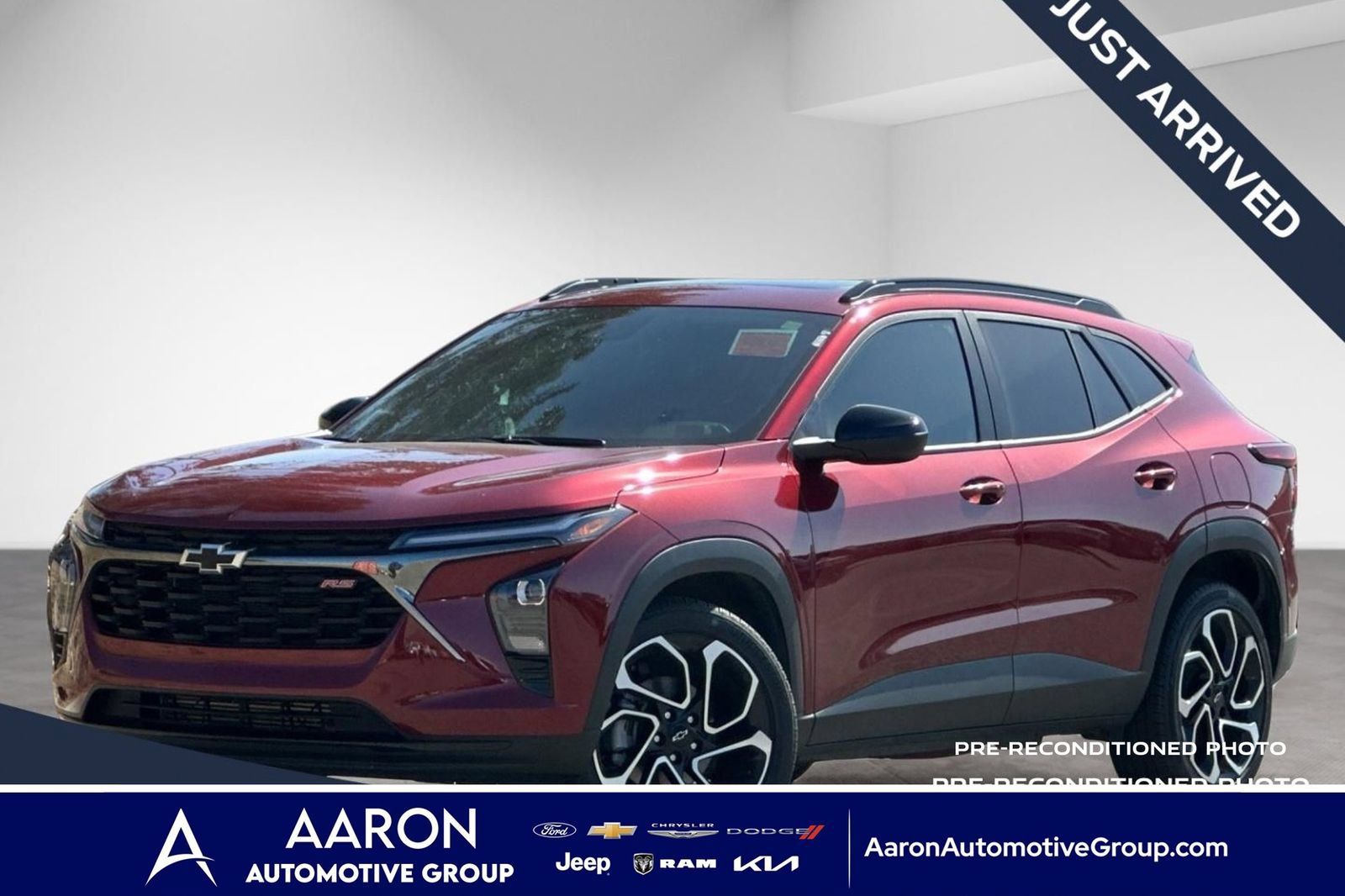 Used 2025 Chevrolet Trax RS w/ Sunroof Package FWD image 1