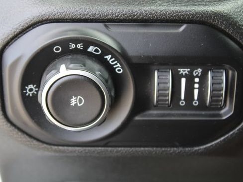 Used 2022 Jeep Wrangler Unlimited Sahara w/ Cold Weather Group AWD/4WD image 22