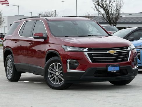 Certified 2023 Chevrolet Traverse LT image 2