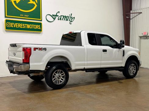 Used 2017 Ford F250 XL w/ Power Equipment Group AWD/4WD image 3
