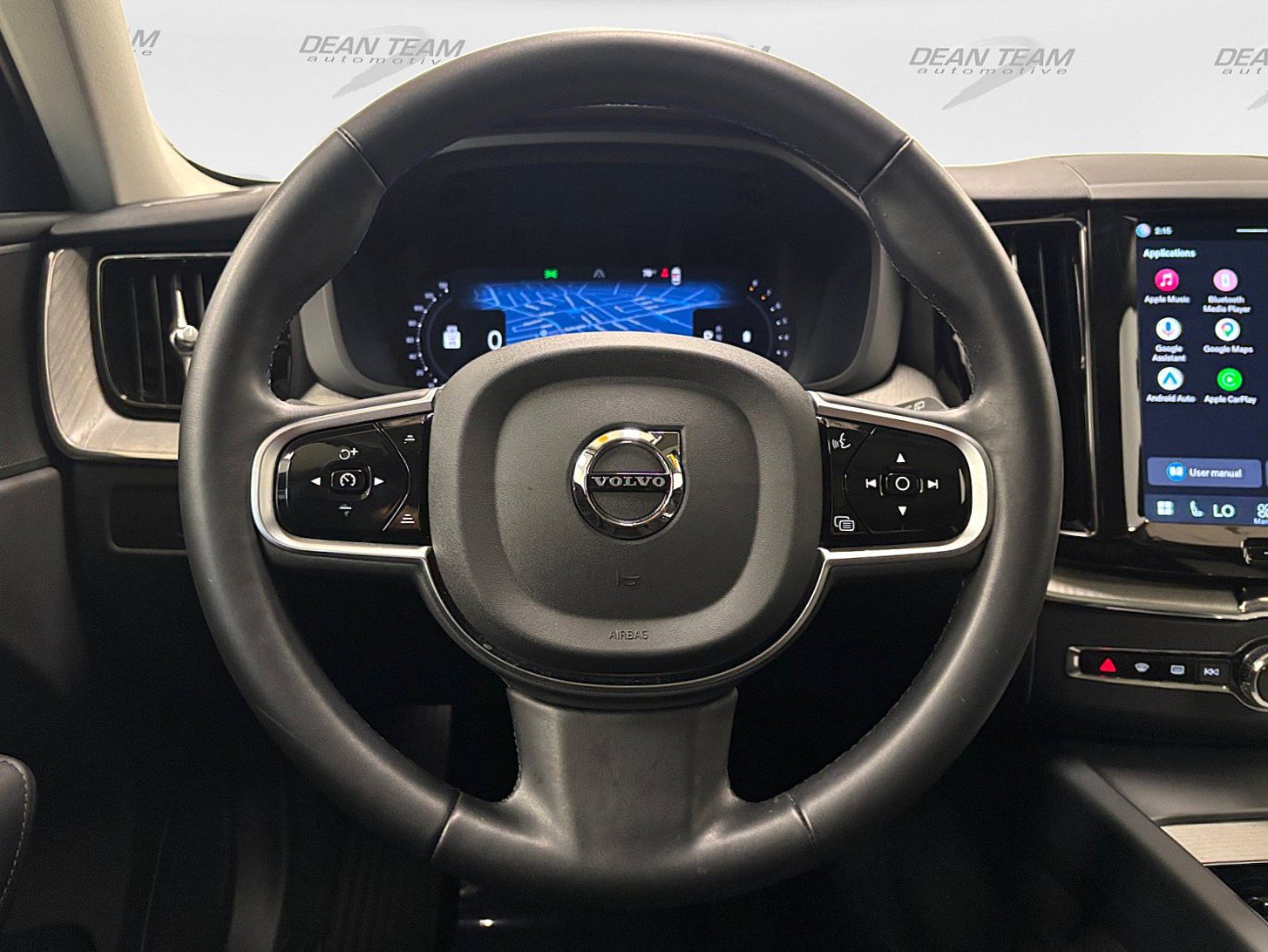 Used 2025 Volvo XC60 B5 Plus AWD/4WD image 39