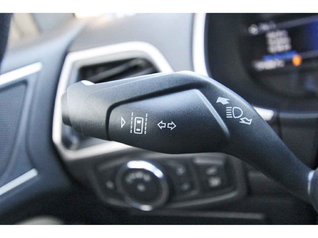 Used 2019 Ford Edge SEL w/ Equipment Group 201A FWD image 17