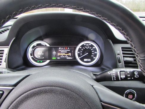 Used 2019 Kia Niro EX image 16