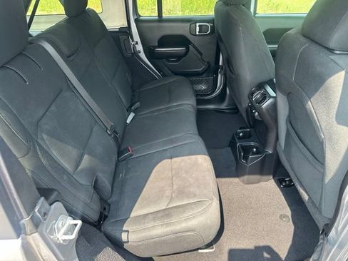 Used 2019 Jeep Wrangler Unlimited Sport S AWD/4WD image 22