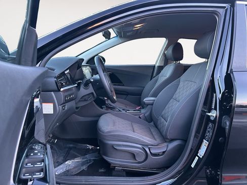 Used 2022 Kia Niro LXS w/ Digital Cluster Package image 16