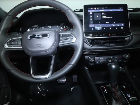Used 2023 Jeep Compass Trailhawk w/ Trailhawk Convenience Group AWD/4WD image 26
