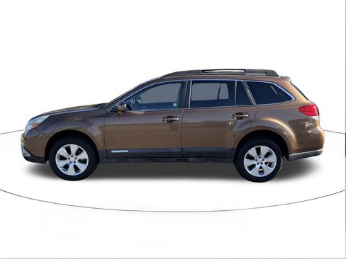 Used 2011 Subaru Outback 2.5i Premium w/ All-Weather Pkg image 6