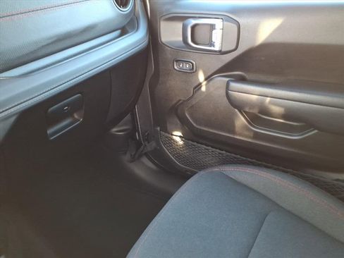 Used 2024 Jeep Wrangler Unlimited Rubicon image 23