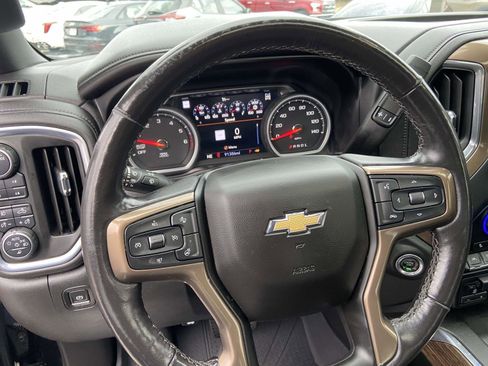 Used 2021 Chevrolet Silverado 1500 High Country w/ Technology Package image 12