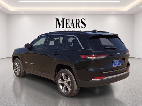 Used 2023 Jeep Grand Cherokee 4WD 4xe image 3
