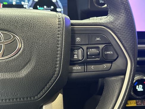 Used 2025 Toyota 4Runner Limited AWD/4WD image 20