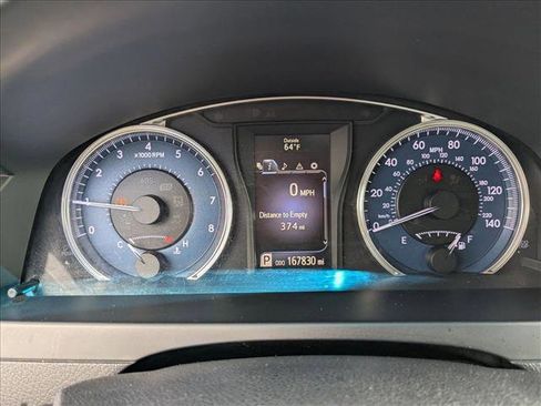 Used 2015 Toyota Camry LE w/ Moonroof Package FWD image 11