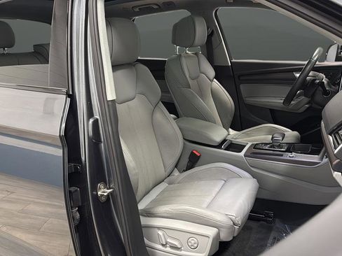 Used 2022 Audi Q5 e Premium Plus w/ Premium Plus Package AWD/4WD image 25