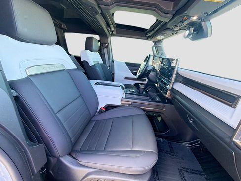 Used 2025 GMC Hummer EV 2X image 16