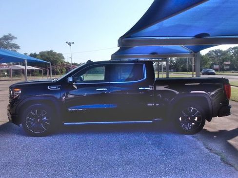Used 2022 GMC Sierra 1500 Denali w/ Denali Reserve Package AWD/4WD image 4