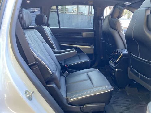 Certified 2026 Cadillac Vistiq Platinum w/ LPO, Floor Liner Package AWD/4WD image 16