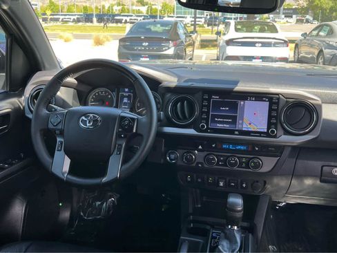 Used 2022 Toyota Tacoma TRD Off-Road w/ TRD Premium Off Road Package AWD/4WD image 23