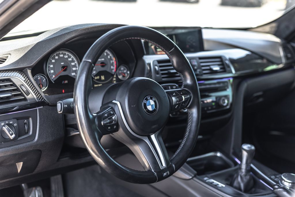 Used 2016 BMW M3 RWD image 9
