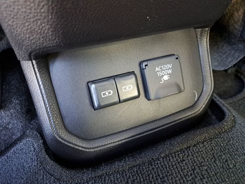 New 2026 Toyota Highlander Platinum image 11