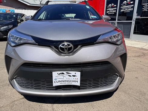 Used 2020 Toyota C-HR XLE image 3
