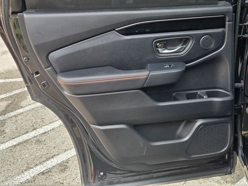 Used 2024 Honda Pilot TrailSport image 15